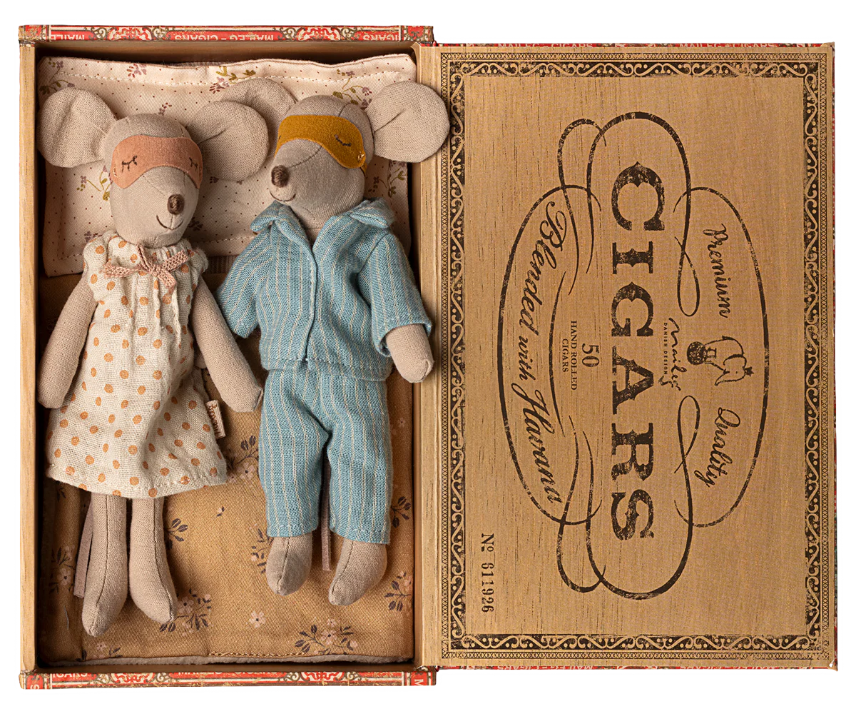 Maileg Mom & Dad Mouse in Matchbox