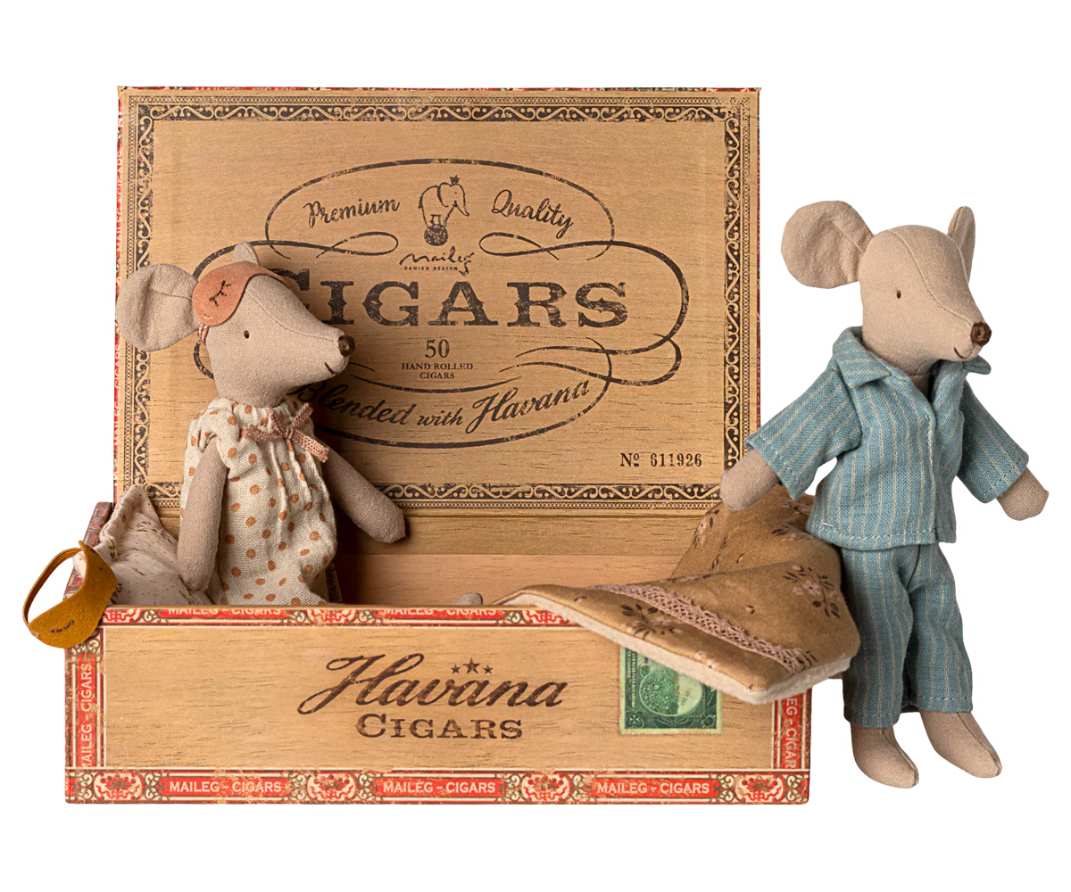 Maileg Mom & Dad Mouse in Matchbox