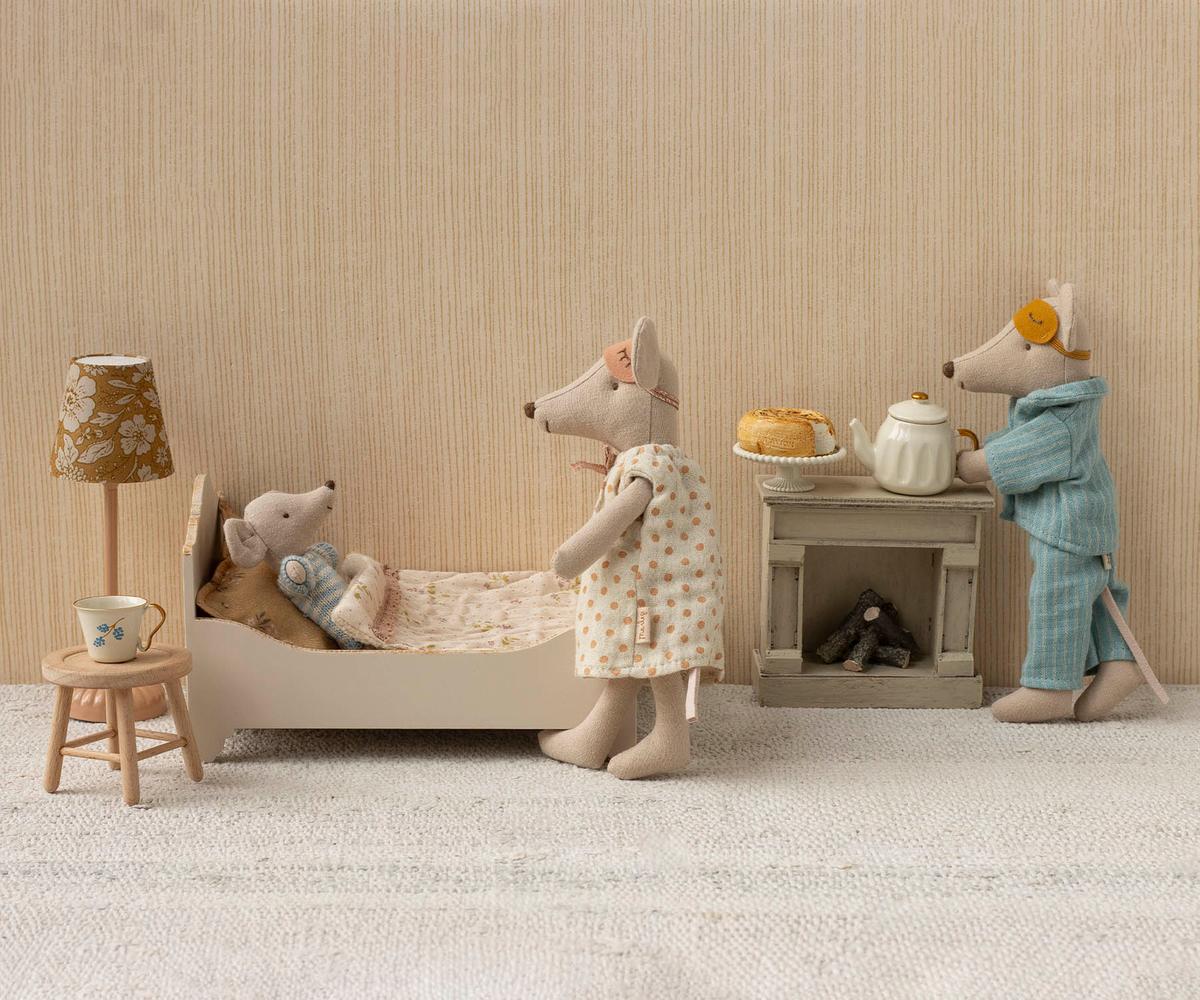 Maileg Mom & Dad Mouse in Matchbox