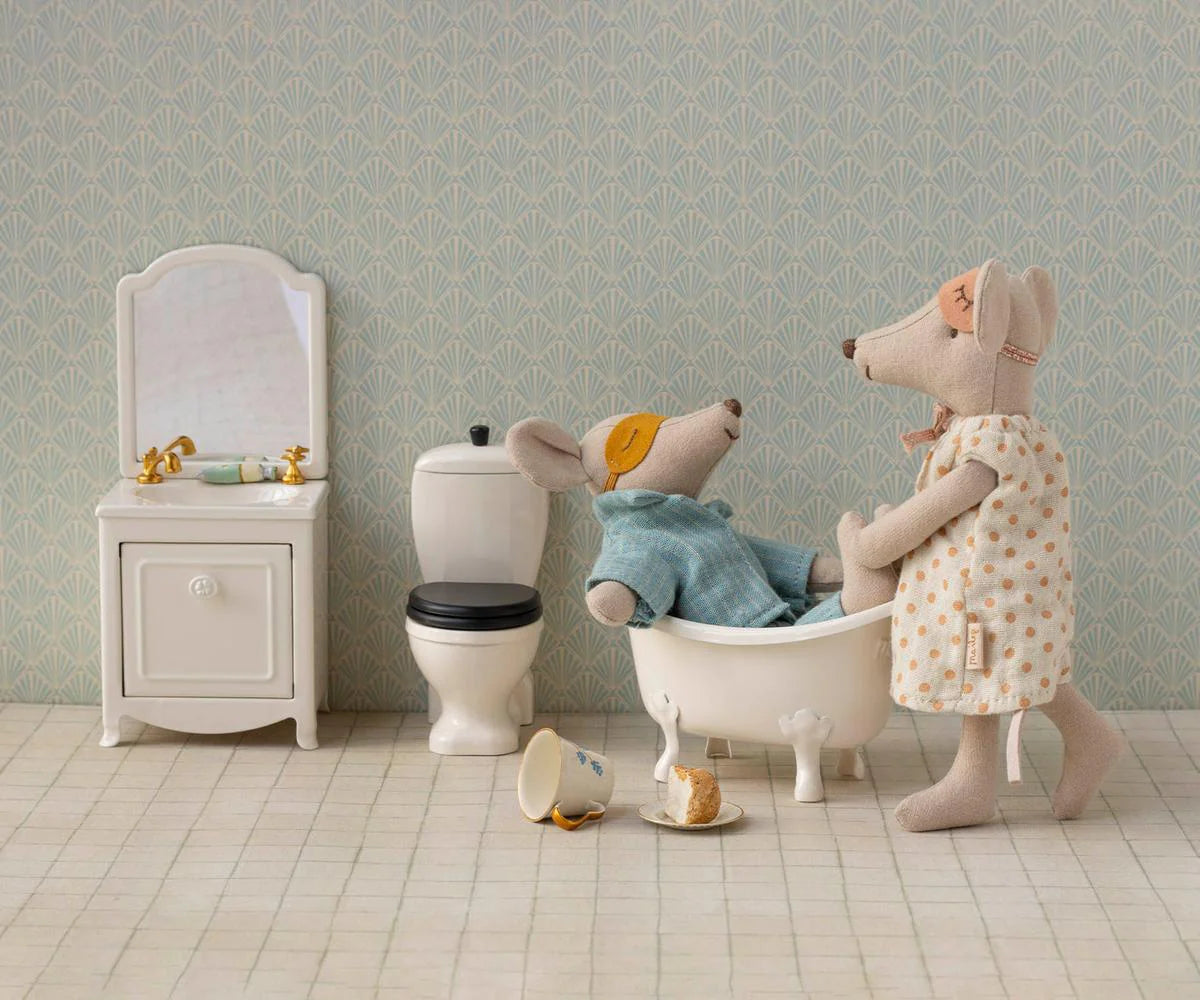 Maileg Mom & Dad Mouse in Matchbox